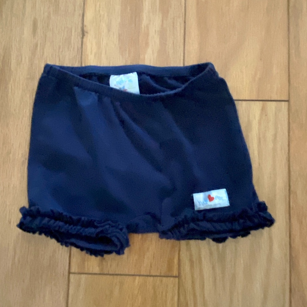 Navy hide ees